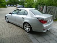 Gebraucht BMW 530 258 PS (189 kW) 2005 Silber metallic Limousine