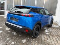 Gebraucht Peugeot e-2008 Active 100 kW (136 PS) 2021 Blau SUV