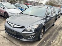 Gebraucht Hyundai i30 Style 116 PS (85 kW) 2010 Grau Kombi