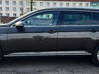 Gebraucht VW Passat Highline 179 PS (131 kW) 2015 Braun Kombi