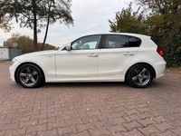 Gebraucht BMW 118 Executive 143 PS (105 kW) 2011 Weiß Kleinwagen