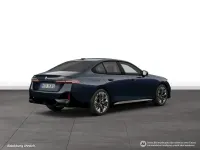 Gebraucht BMW 550e M Sport 489 PS (359 kW) 2025 Schwarz Limousine