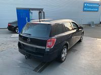 Gebraucht Opel Astra 110 PS (80 kW) 2010 Schwarz Kombi