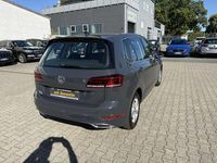 Gebraucht VW Golf Sportsvan Highline 150 PS (110 kW) 2020 Uranograu/cinza urano Van / Kleinbus