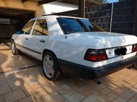 Usata Mercedes E250 109 CV (80 kW) 1986 Bianco Berlina