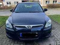 Gebraucht Hyundai i30 90 PS (66 kW) 2011 Schwarz Limousine