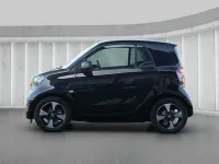 Gebraucht Smart ForTwo Coupé 60 kW (82 PS) 2024 Bodypanels in black Kleinwagen