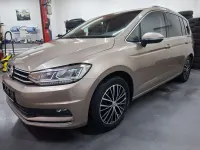 Gebraucht VW Touran Highline 150 PS (110 kW) 2017 Titanium beige Van / Kleinbus