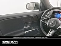 Gebraucht Mercedes GLB200 Progressive 163 PS (119 kW) 2024 Mountaingrau metallic SUV