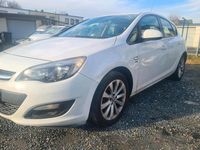 Gebraucht Opel Astra 87 PS (63 kW) 2013 Weiß Limousine