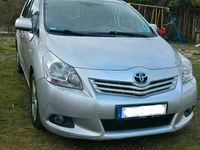 Gebraucht Toyota Verso 150 PS (110 kW) 2010 Grau Van / Kleinbus