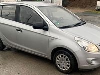 Gebraucht Hyundai i20 Classic 77 PS (56 kW) 2010 Silber Kleinwagen