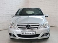 Gebraucht Mercedes B180 109 PS (80 kW) 2010 Silber Van / Kleinbus