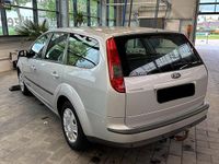 Używany Ford Focus 116 KM (85 kW) 2007 Srebrny Kombi