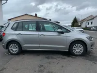 Second-hand VW Golf VII Trendline 110 CP (80 kW) 2015 Bej Berlinǎ