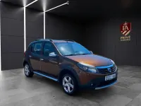 Gebraucht Dacia Sandero Stepway 88 PS (64 kW) 2013 Braun SUV