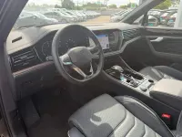 Gebraucht VW Touareg Elegance 381 PS (280 kW) 2025 Grenadillschwarz metallic SUV