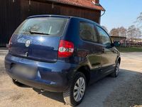 Gebraucht VW Fox 56 PS (41 kW) 2005 Blau Kleinwagen