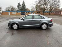 Gebraucht Audi A3 Sport 116 PS (85 kW) 2018 Grau Limousine