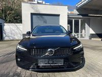 Gebraucht Volvo V60 Plus 197 PS (144 kW) 2025 Schwarz Kombi