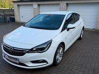 Gebraucht Opel Astra Dynamic 110 PS (80 kW) 2017 Weiß Limousine