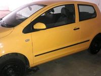 Second-hand VW Fox 75 CP (55 kW) 2006 Galben Hatchback