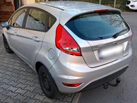 Gebraucht Ford Fiesta 95 PS (69 kW) 2012 Silber Kleinwagen