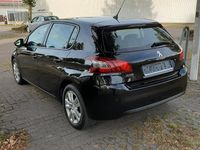 Gebraucht Peugeot 308 131 PS (96 kW) 2018 Schwarz Kleinwagen