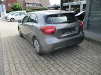 Gebraucht Mercedes A180 122 PS (89 kW) 2017 Mountaingrau  met. Kleinwagen