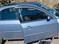 Gebraucht Ford Mondeo 125 PS (91 kW) 2004 Blau Limousine