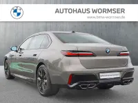 Gebraucht BMW M760e 381 PS (280 kW) 2023 Oxidgrau Limousine