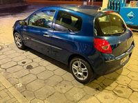 Gebraucht Renault Clio II 80 PS (58 kW) 2009 Blau Kleinwagen
