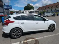 Gebraucht Ford Focus 125 PS (91 kW) 2013 Weiß Limousine
