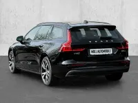Gebraucht Volvo V60 163 PS (119 kW) 2023 Black solid / solid Kombi