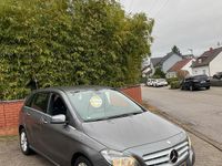 Gebraucht Mercedes B180 109 PS (80 kW) 2014 Mountaingrau  met. Van / Kleinbus