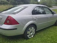 Gebraucht Ford Mondeo 101 PS (74 kW) 2003 Silber Limousine