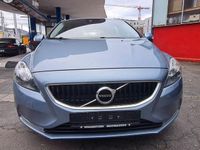 Gebraucht Volvo V40 Kinetic 152 PS (111 kW) 2017 Blau Limousine