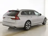 Używany Volvo V90 Plus 253 KM (186 kW) 2025 Srebrny Kombi