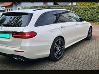 gebraucht Mercedes E220 d 4Matic T 9G-TRONIC AMG Line