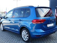 Gebraucht VW Touran Highline 150 PS (110 kW) 2022 F9f9 caribbean blue metallic Van / Kleinbus