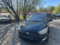 Gebraucht Hyundai i20 Edition 86 PS (63 kW) 2013 Schwarz Kleinwagen