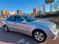 Gebraucht Mercedes E220 150 PS (110 kW) 2004 Silber Limousine