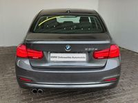 Gebraucht BMW 330e Advantage 184 PS (135 kW) 2018 Mineralgrau metallic Limousine