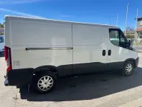 Occasion Iveco Daily 106 ch (77 kW) 2016 Blanc Monospace