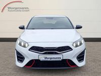 Gebraucht Kia ProCeed GT 204 PS (150 kW) 2023 Hw2) deluxeweiss met. (weiss Kombi