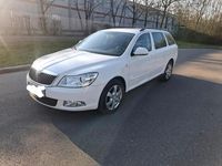 Gebraucht Skoda Octavia 140 PS (102 kW) 2012 Weiß Kombi