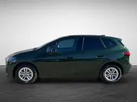 Gebraucht BMW 220 Active Tourer Luxury Line 170 PS (125 kW) 2023 Grün Van / Kleinbus