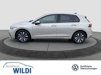 Gebraucht VW Golf VIII Move 131 PS (96 kW) 2023 Ivory silver (silber) Limousine