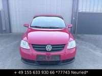 Gebraucht VW Fox Basis 54 PS (39 kW) 2005 Rot Kleinwagen