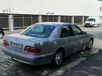 Gebraucht Mercedes E240 Elegance 170 PS (125 kW) 2001 Silber Limousine